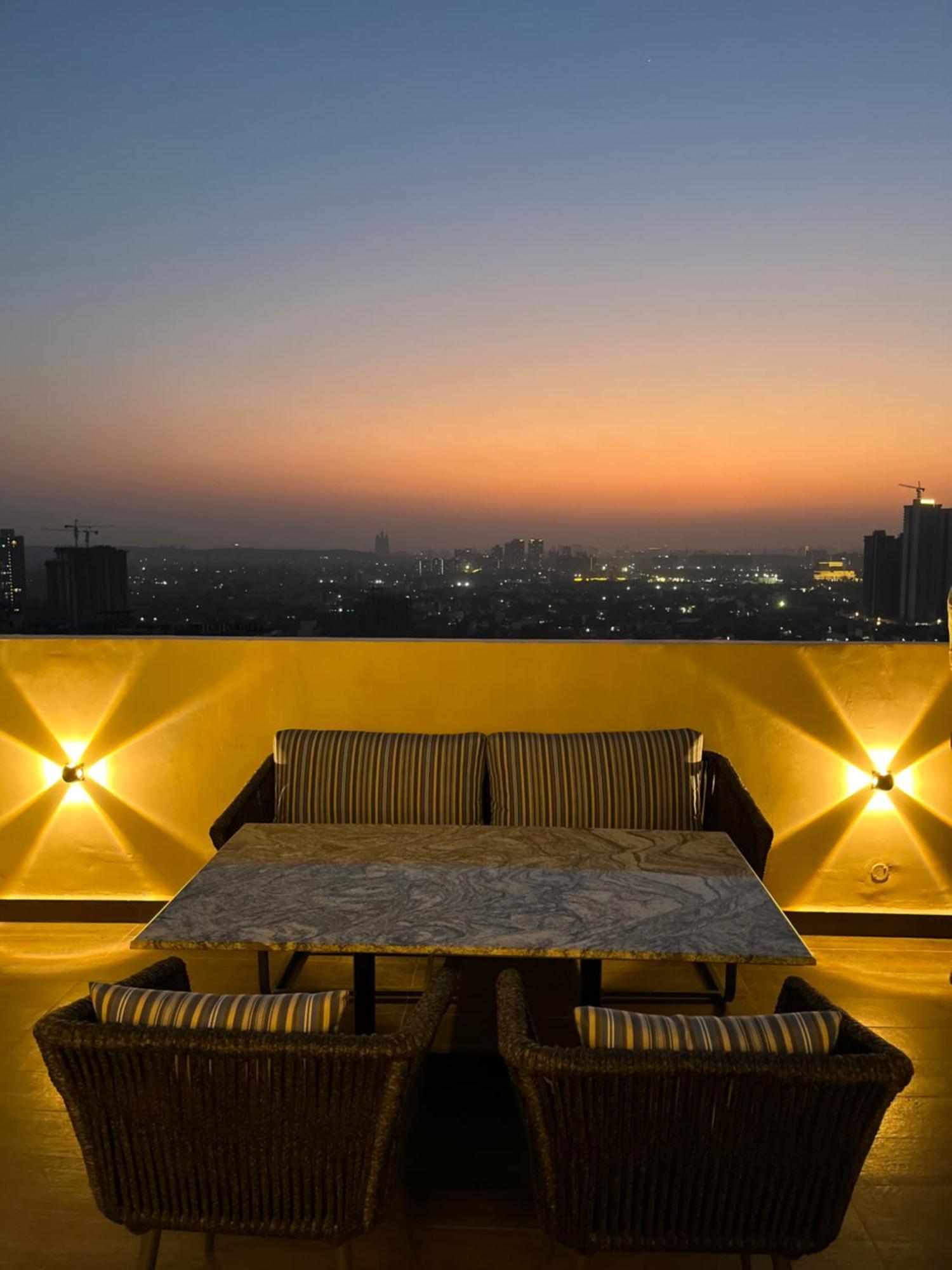 Rhythm Gurugram Hotel & Suites, Sohna Road غورغاون المظهر الخارجي الصورة