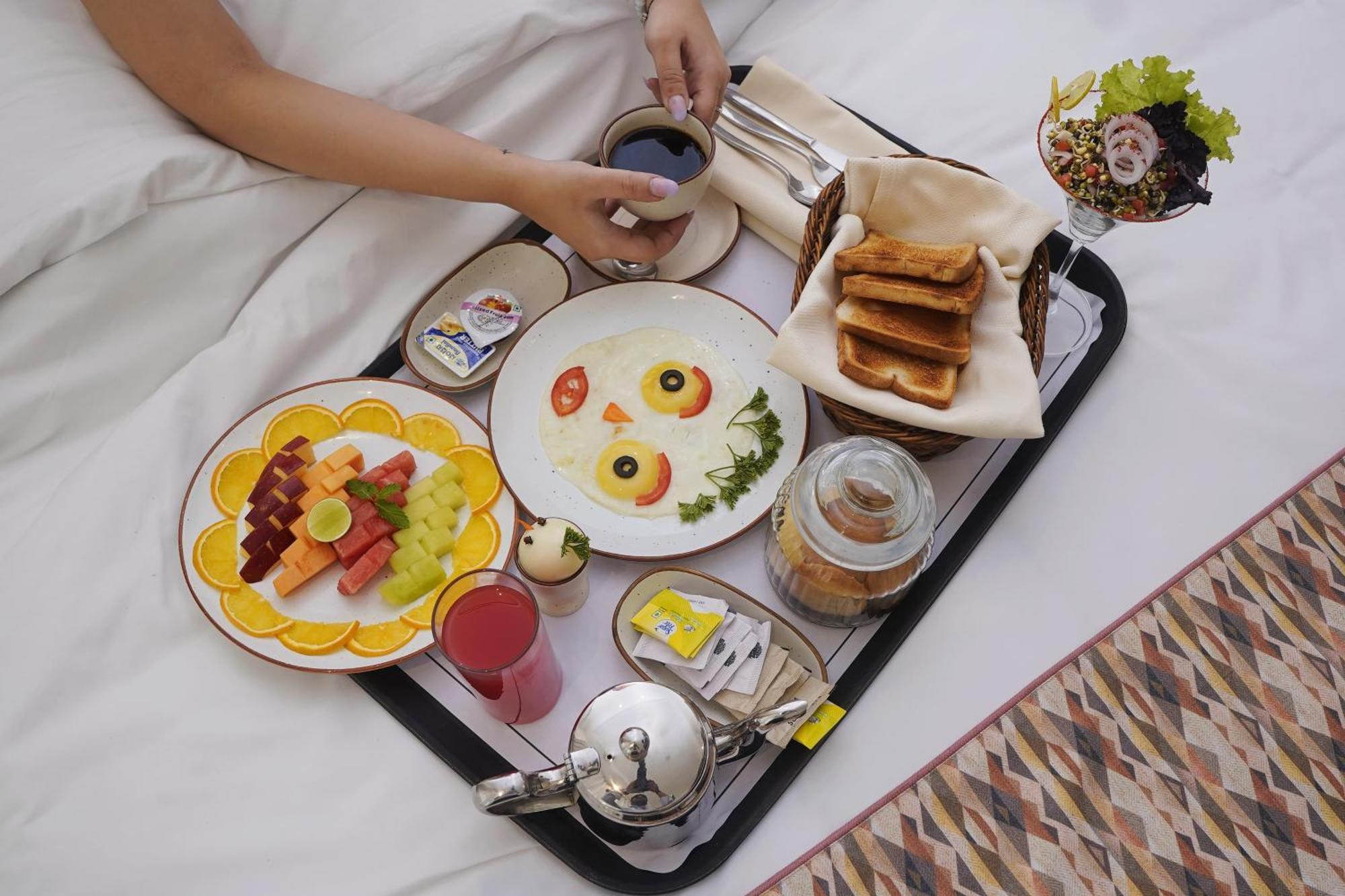 Rhythm Gurugram Hotel & Suites, Sohna Road غورغاون المظهر الخارجي الصورة