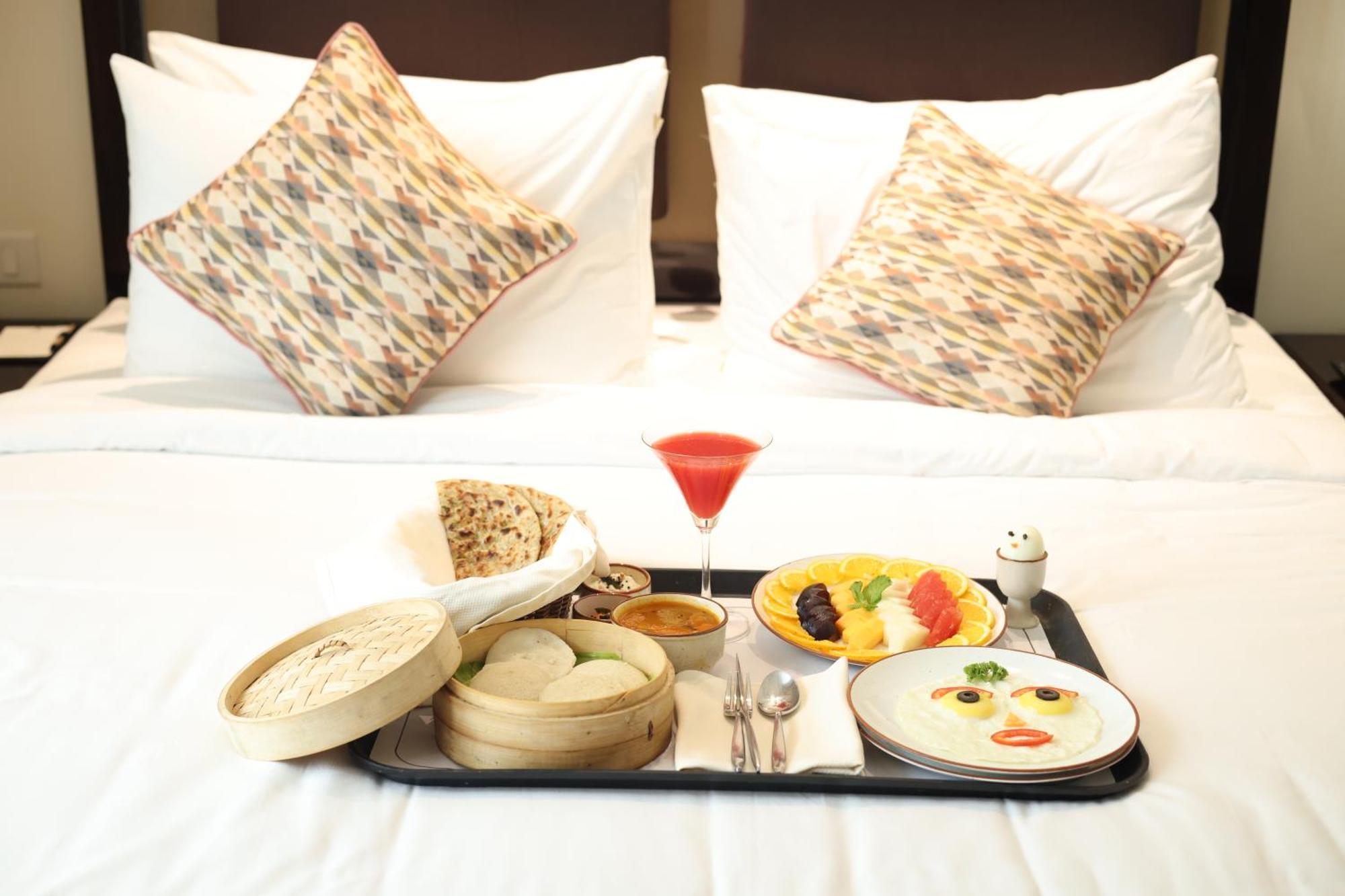 Rhythm Gurugram Hotel & Suites, Sohna Road غورغاون المظهر الخارجي الصورة