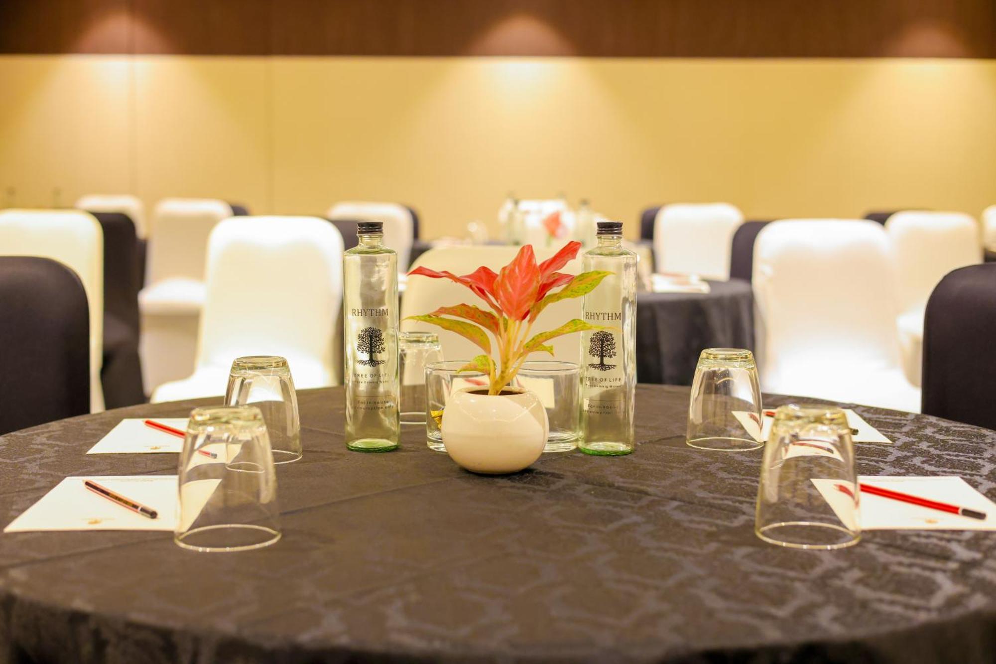 Rhythm Gurugram Hotel & Suites, Sohna Road غورغاون المظهر الخارجي الصورة