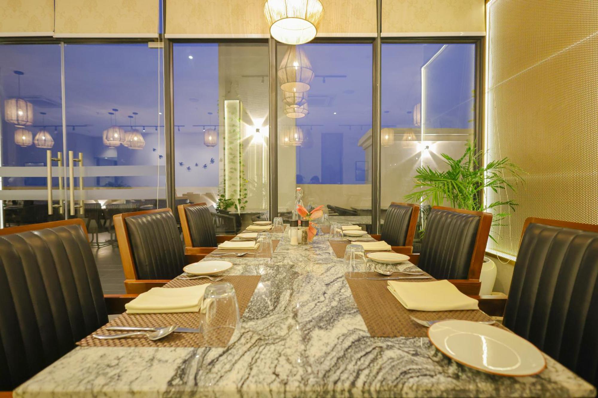 Rhythm Gurugram Hotel & Suites, Sohna Road غورغاون المظهر الخارجي الصورة