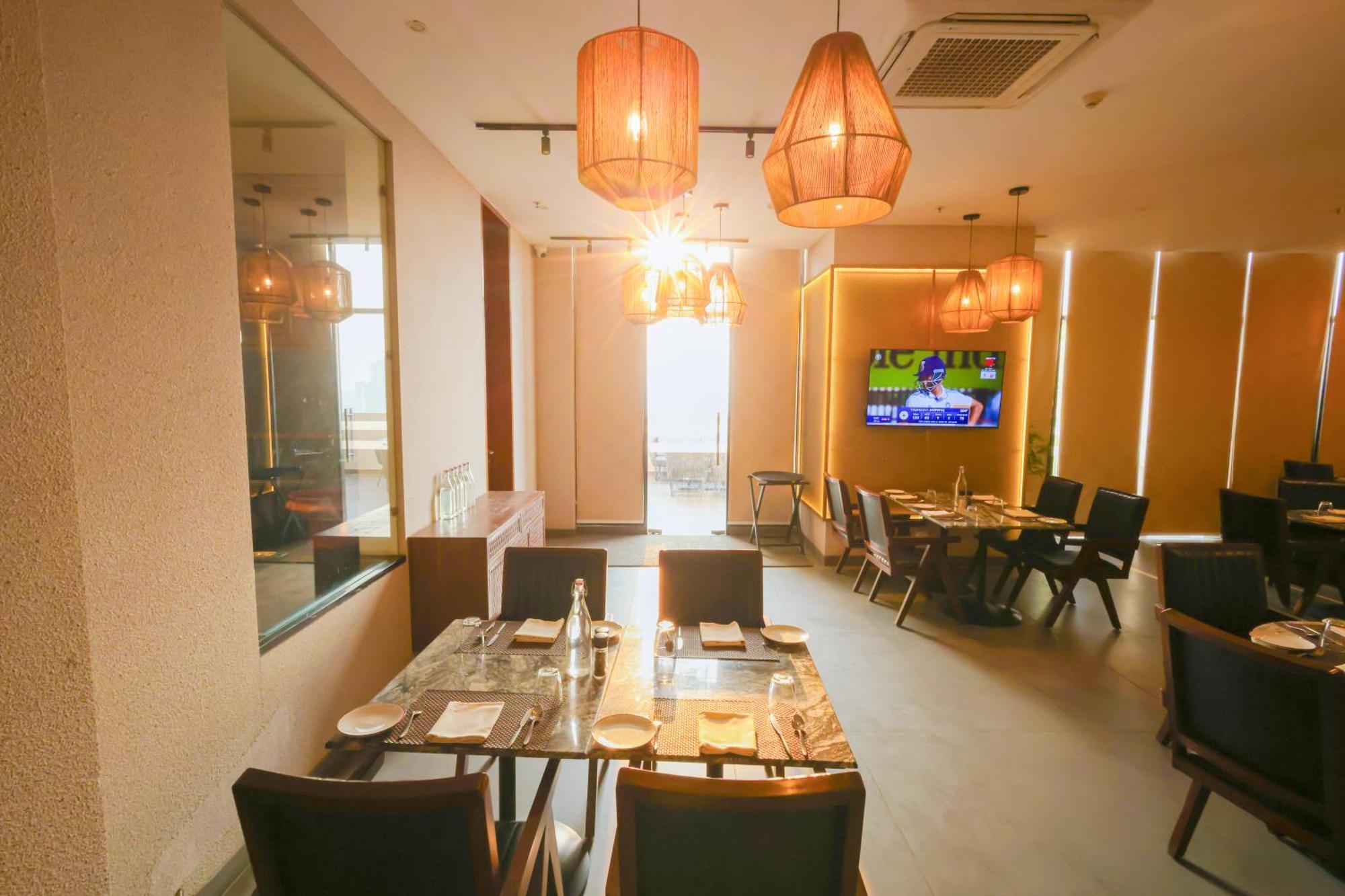 Rhythm Gurugram Hotel & Suites, Sohna Road غورغاون المظهر الخارجي الصورة