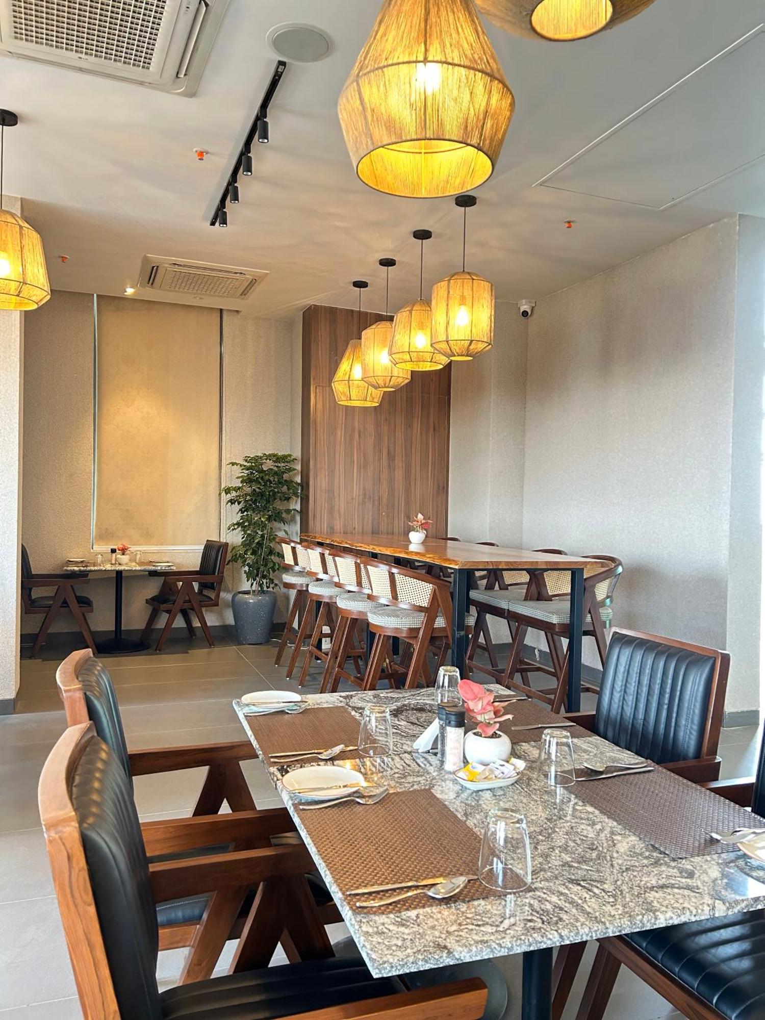 Rhythm Gurugram Hotel & Suites, Sohna Road غورغاون المظهر الخارجي الصورة