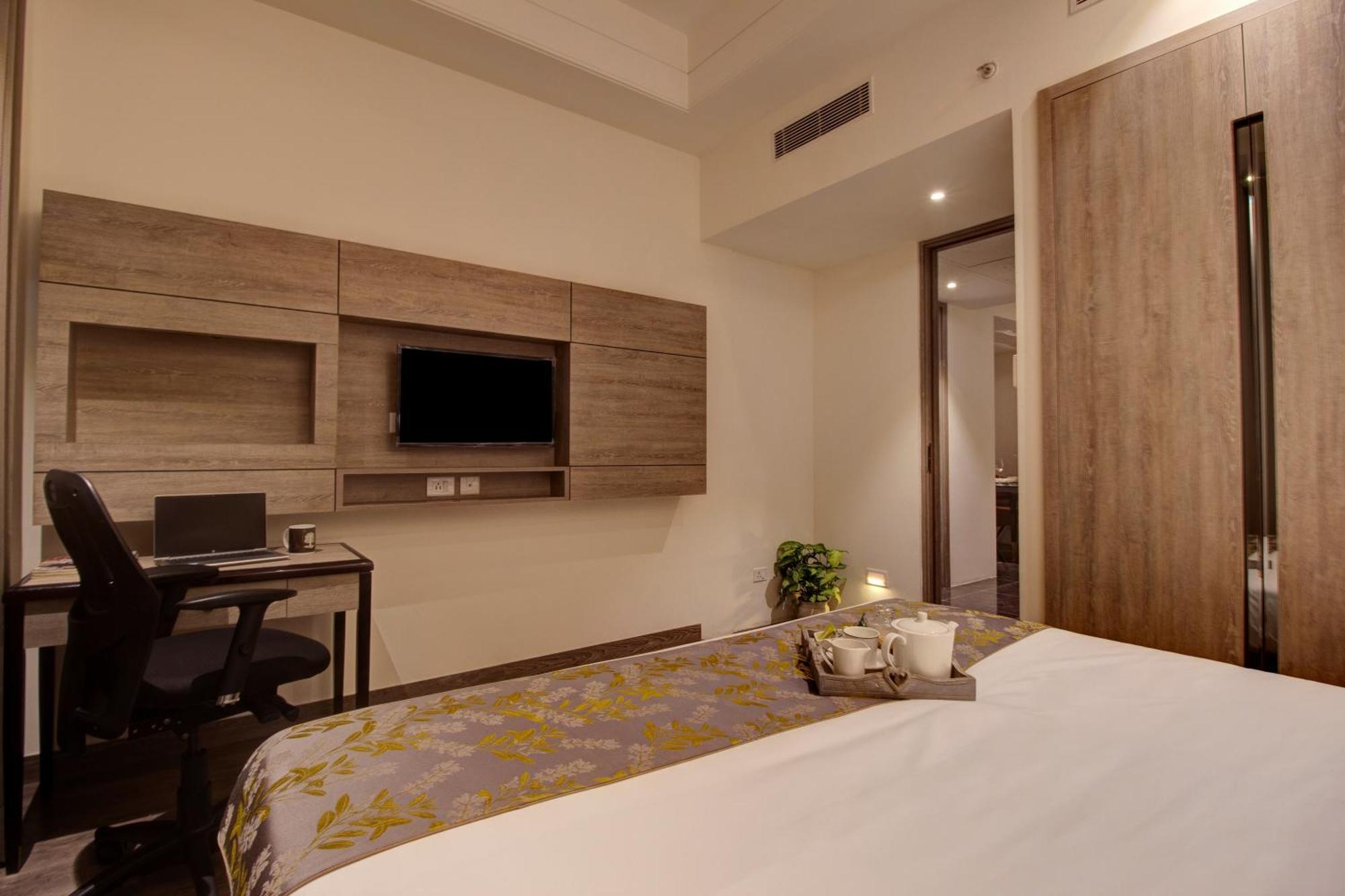 Rhythm Gurugram Hotel & Suites, Sohna Road غورغاون المظهر الخارجي الصورة